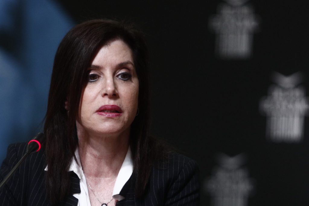 Άννα Μισέλ Ασημακοπούλου: Θύμα συμμορίας Ρομά η μητέρα της – Της άρπαξαν 5.000 ευρώ και κοσμήματα μεγάλης αξίας