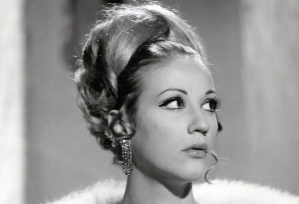 Ζ.Λάσκαρη: Όταν η σπουδαία ηθοποιός εμφανίστηκε γυμνή στη σκηνή και κατέληξε στο νοσοκομείο!