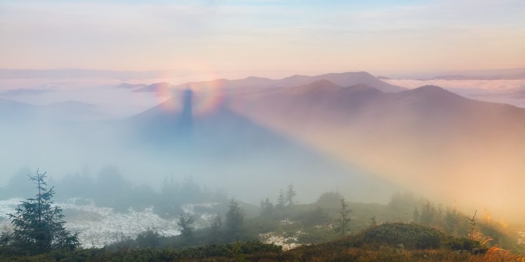 Τι είναι το φαινόμενο «Brocken spectre» ή αλλιώς το «φάντασμα του Μπρόκεν»; (βίντεο)