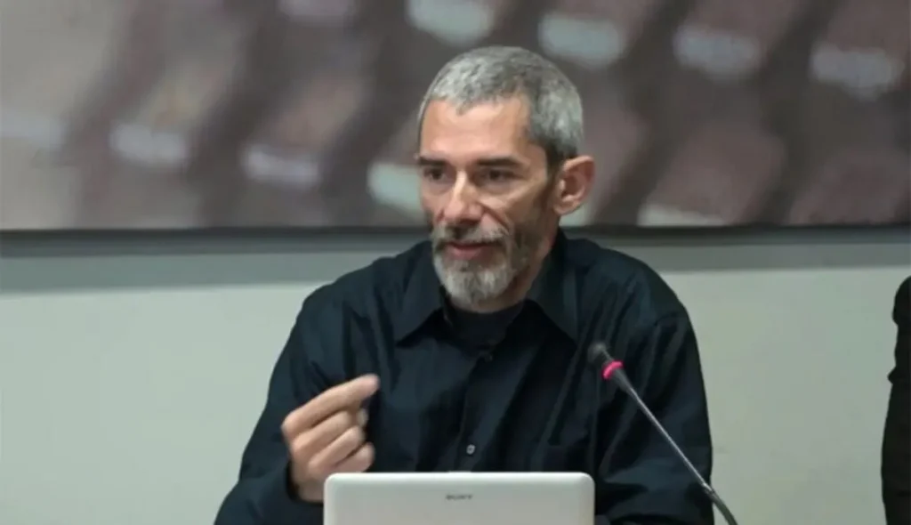 Ο Κ.Λακαφώσης πριν ασχοληθεί με το έγκλημα των Τεμπών είχε ζητήσει την ανάκληση 1,6 εκατ. αυτοκινήτων της Tesla!