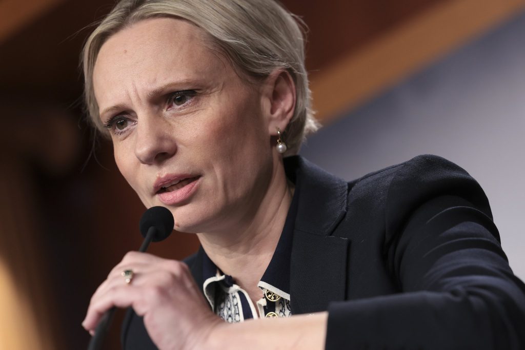 Βικτόρια Σπαρτζ: Η Ουκρανή βουλευτής στις ΗΠΑ, ζήτησε να δοθούν εδάφη στη Ρωσία – «Μην ξαναψηφίσετε τον Ζελένσκι»