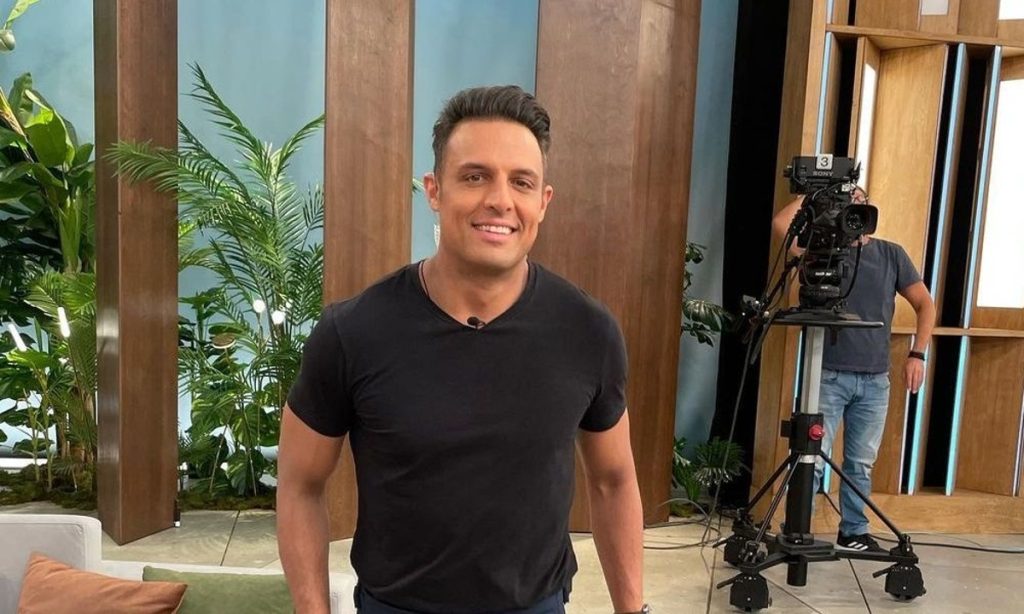 Σ.Πούμπουρας για την απόπειρα διάρρηξης στο σπίτι του: «Η τηλεόραση κυνηγάει το αίμα, τον φόβο και τον πόνο»