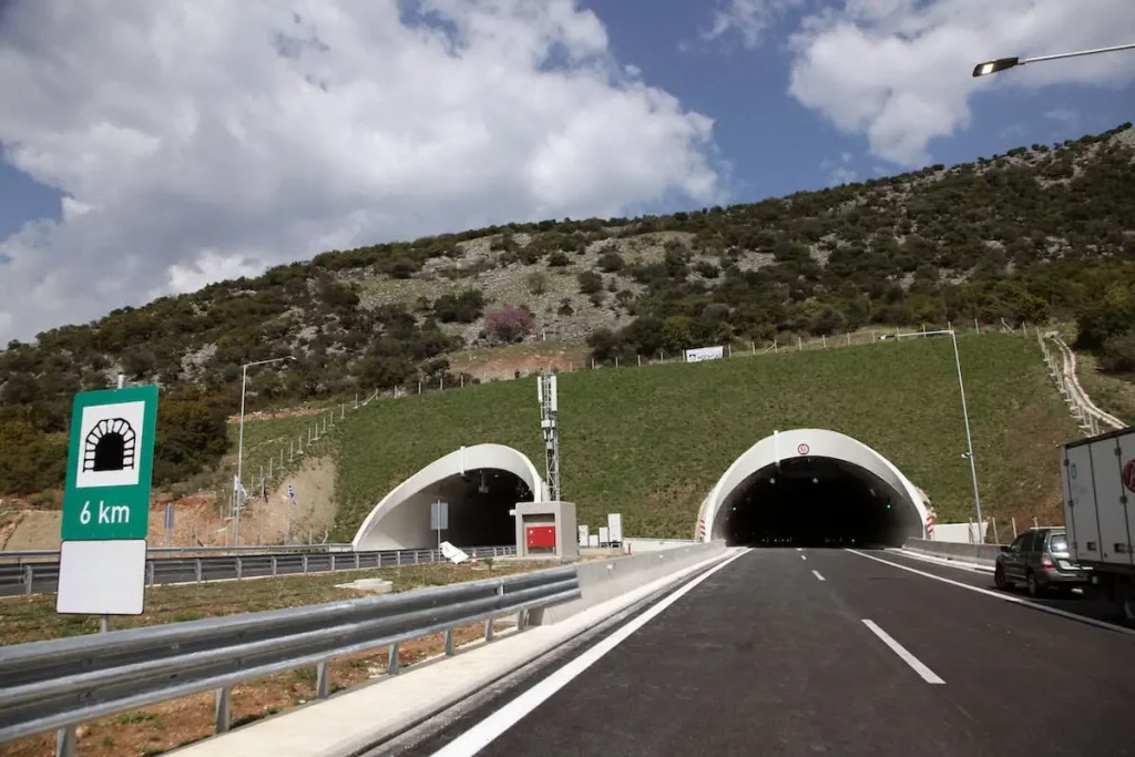 Το γνωρίζατε; – Tι υπάρχει πίσω από τις πόρτες των τούνελ στους αυτοκινητόδρομους