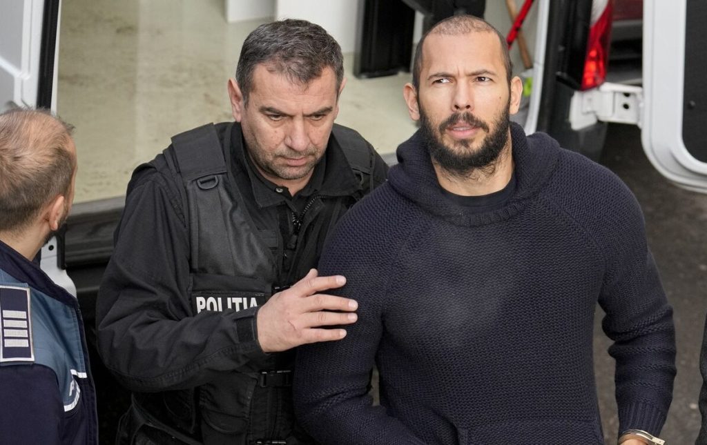 Νέες καταγγελίες εναντίον Άντριου Τέιτ: «Με στραγγάλισε και με βίασε»