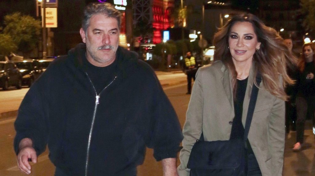 Δέσποινα Βανδή – Βασίλης Μπισμπίκης: Βραδινή έξοδος για το ερωτευμένο ζευγάρι (φωτο)