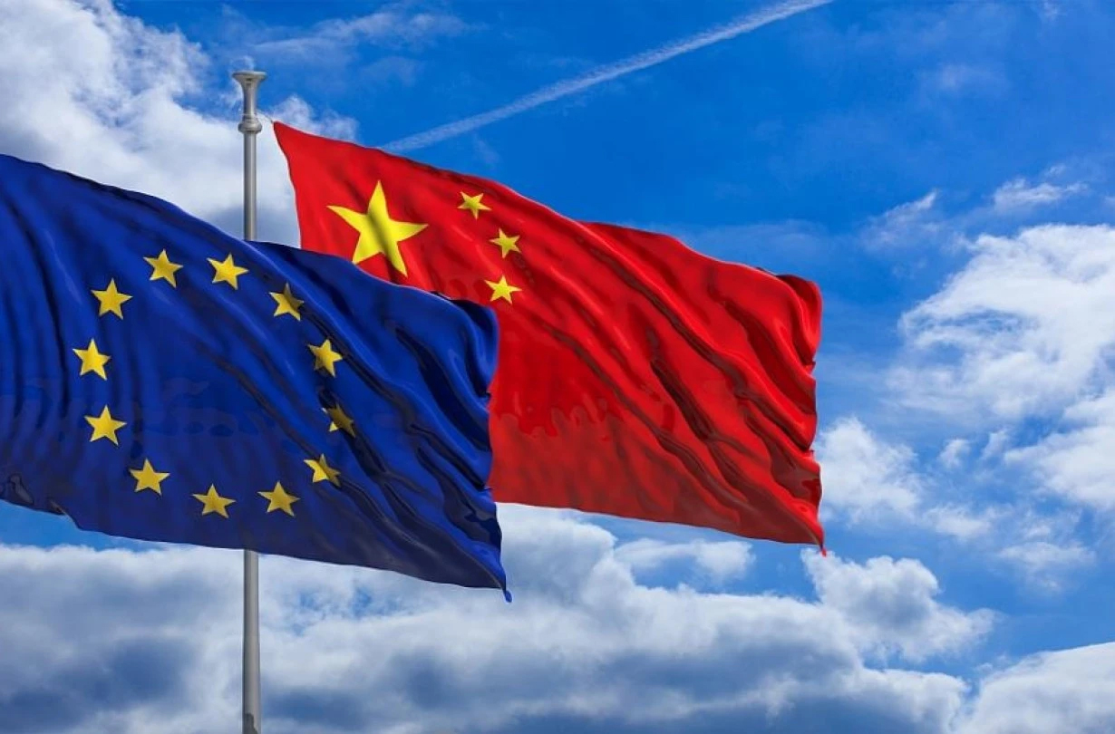 Η ΕΕ και η Κίνα συζητούν για ελάχιστες τιμές στα ηλεκτρικά αυτοκίνητα αντί δασμών
