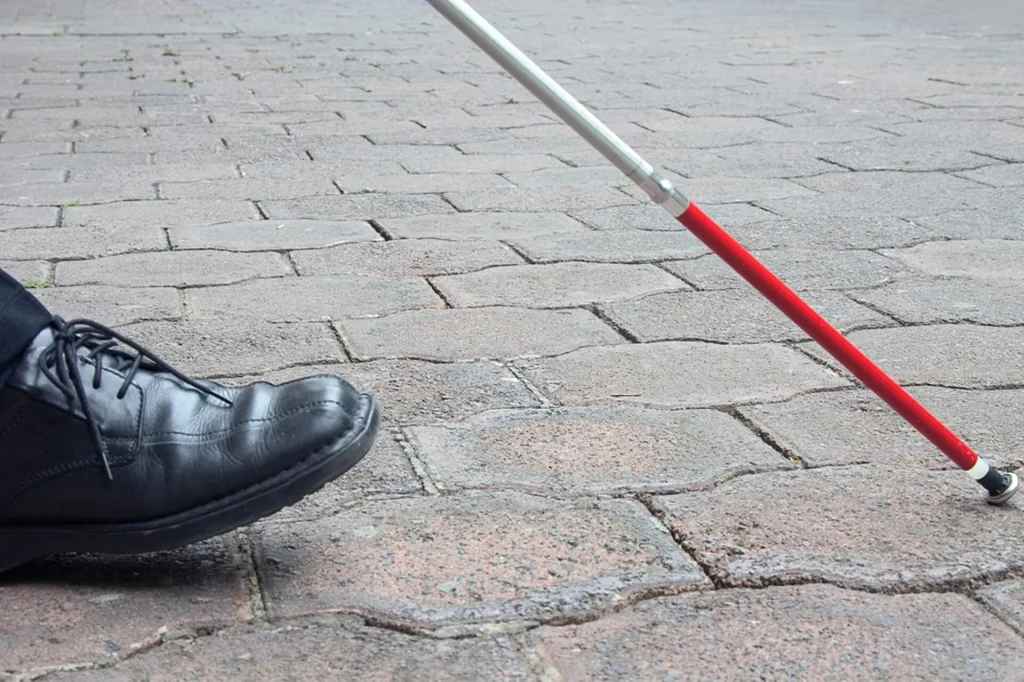  Έκαναν έξωση σε τυφλό 65χρονο στο Βόλο – Δεν έγινε δεκτός από δομές γιατί δεν «αυτοεξυπηρετείται»