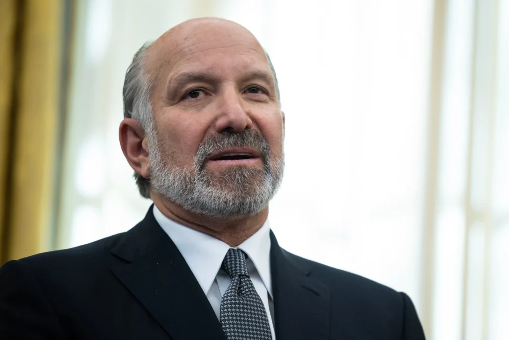 ΗΠΑ: «Ξεχωριστοί δασμοί θα επιβληθούν σε ηλεκτρονικές συσκευές που έχουν εξαιρεθεί» λέει ο υπουργός Εμπορίου