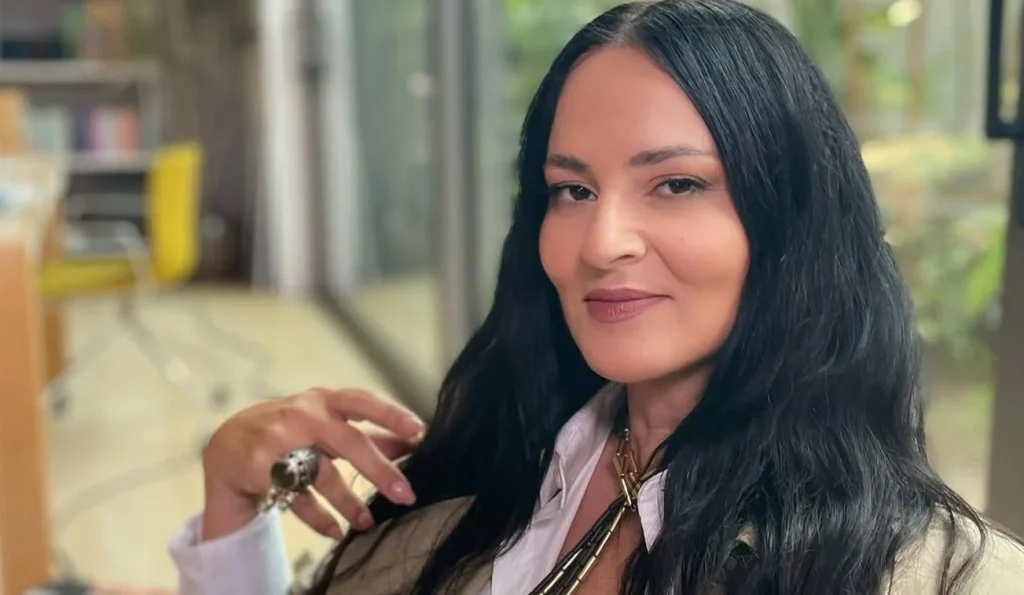 Ζενεβιέβ Μαζαρί: «Με φλέρταρε παίκτης στο “First Dates” και το κατάλαβα όταν είδα το επεισόδιο με τον άνδρα μου»