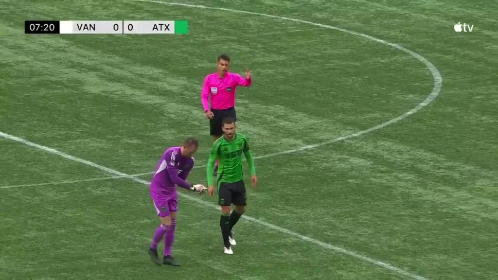 Βίντεο: Η viral στιγμή στον αγώνα Βανκούβερ – Όστιν που ένα ποντίκι διακόπτει τον αγώνα