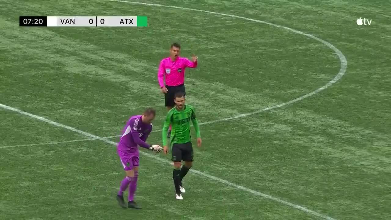 Βίντεο: Η viral στιγμή στον αγώνα Βανκούβερ – Όστιν που ένα ποντίκι διακόπτει τον αγώνα