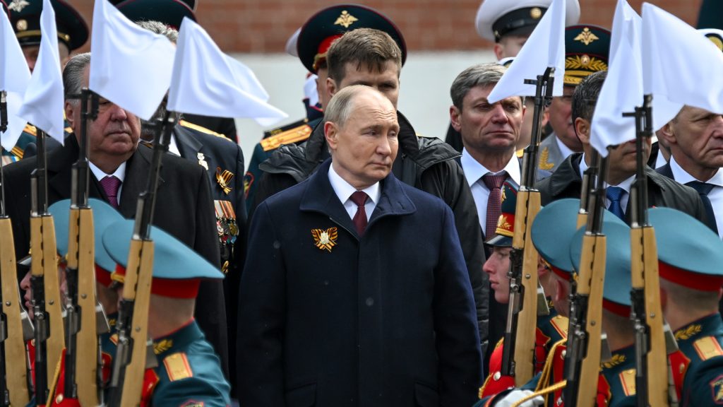 Οι ηγέτες των BRICS στο πλευρό του Β.Πούτιν για την παρέλαση της «Ημέρας Νίκης» στην Μόσχα