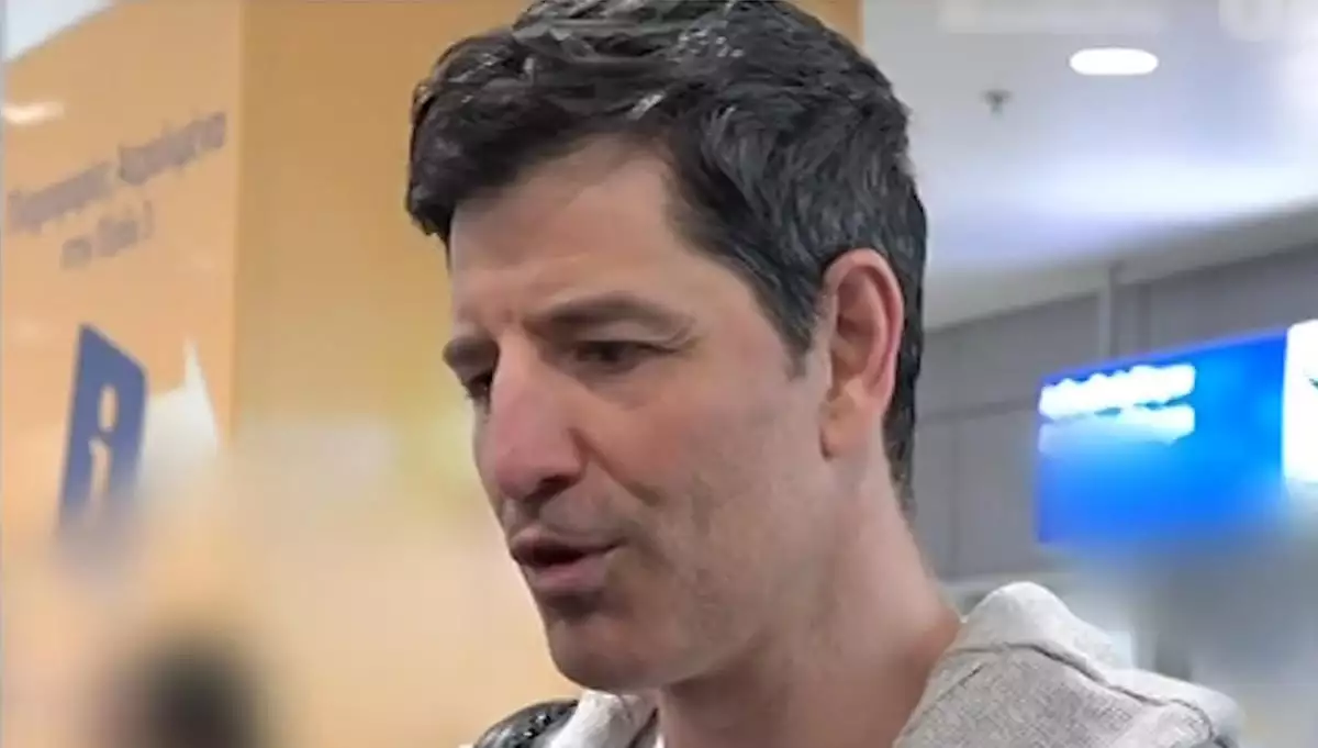 Ενοχλημένος ο Σάκης Ρουβάς με ερώτηση δημοσιογράφου: «Τι με ρωτάτε; Ξέρετε;»