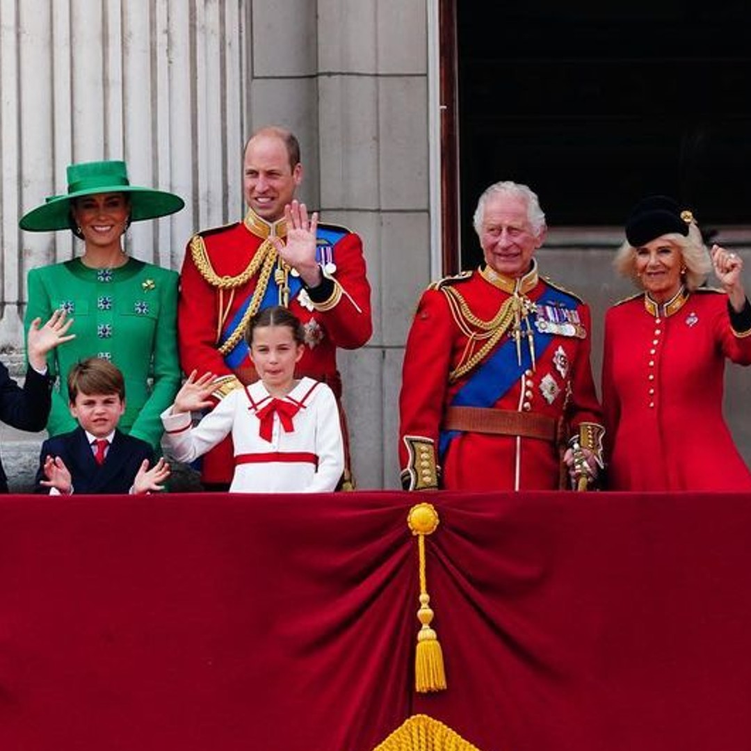 Αυτοί είναι οι άγνωστοι και παράξενοι κανόνες πίσω από τις πόρτες του Μπάκιγχαμ