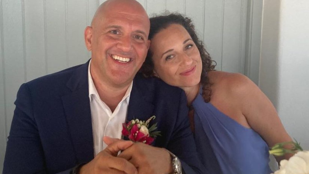 Πένθος για τον Ε.Ζεμενίδη: «Έφυγε» από τη ζωή η σύζυγός του Βίκυ