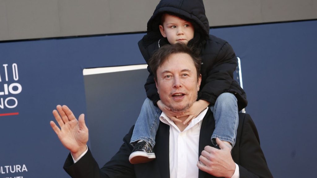 Το σπάνιο όνομα του γιου του Έλον Μασκ και η μυστική συμφωνία εκατομμυρίων
