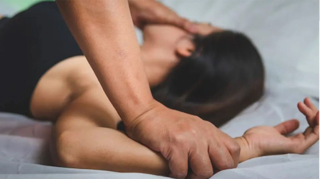 Φρίκη για 51χρονη: Τη βίασε ο πρώην σύντροφός της σε ερημική τοποθεσία στη Λιβαδειά