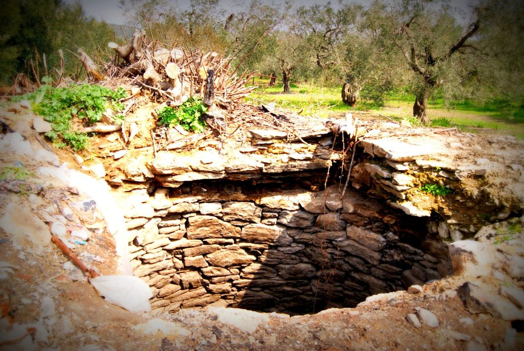 Δείτε ποιο ήταν το πηγάδι στο Μοσχάτο που θα… έσωζε την Ελλάδα (φωτο)