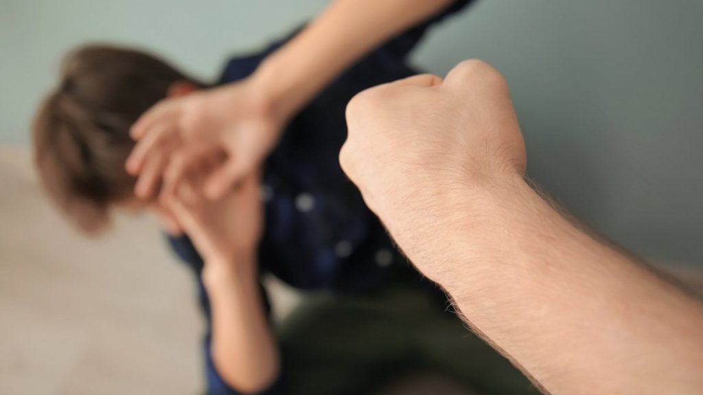 Νέα Φιλαδέλφεια: «Μου το έφεραν στο σπίτι χτυπημένο» λέει η μητέρα του 12χρονου που έπεσε θύμα μπούλινγκ