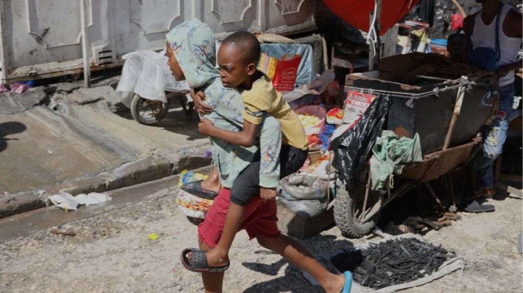 Λιμοκτονεί η Αϊτή εξαιτίας των συμμοριών: Πάνω από ένα εκατομμύριο παιδιά στο όριο της διατροφικής ανασφάλειας