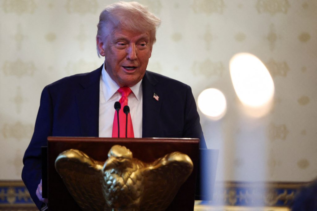 Τραμπ: «Καλό «Πάσχα σε όλους, ακόμα και στους παλαβούς ριζοσπάστες Αριστερούς»