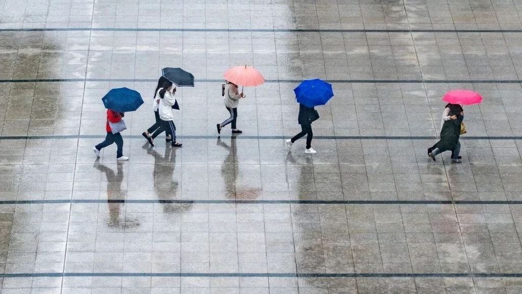 Ο καιρός σήμερα: Τοπικές βροχές και αφρικανική σκόνη – Η πρόγνωση της ΕΜΥ για όλη τη χώρα