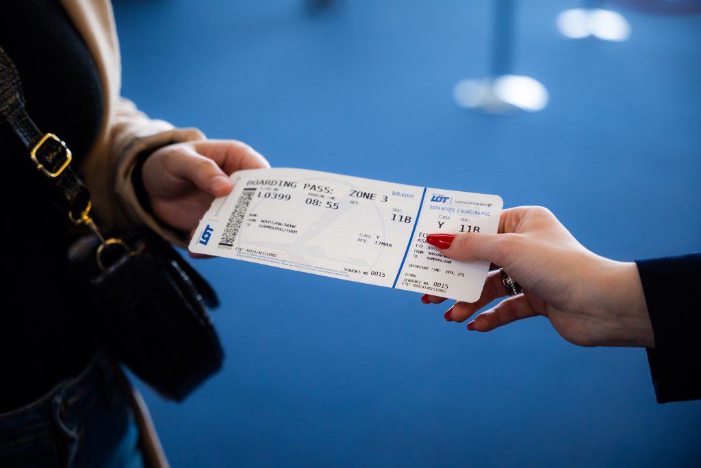 Τέλος στα boarding pass και στο check-in: Τι αλλάζει και από πότε στα αεροπορικά ταξίδια