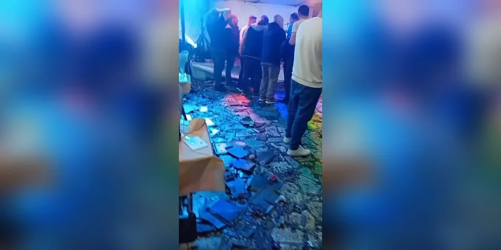 Α.Μουγκοπέτρος: Βίντεο ντοκουμέντο λίγα δευτερόλεπτα μετά τον τραυματισμό του μουσικού – «Ποιος του το έδωσε;»