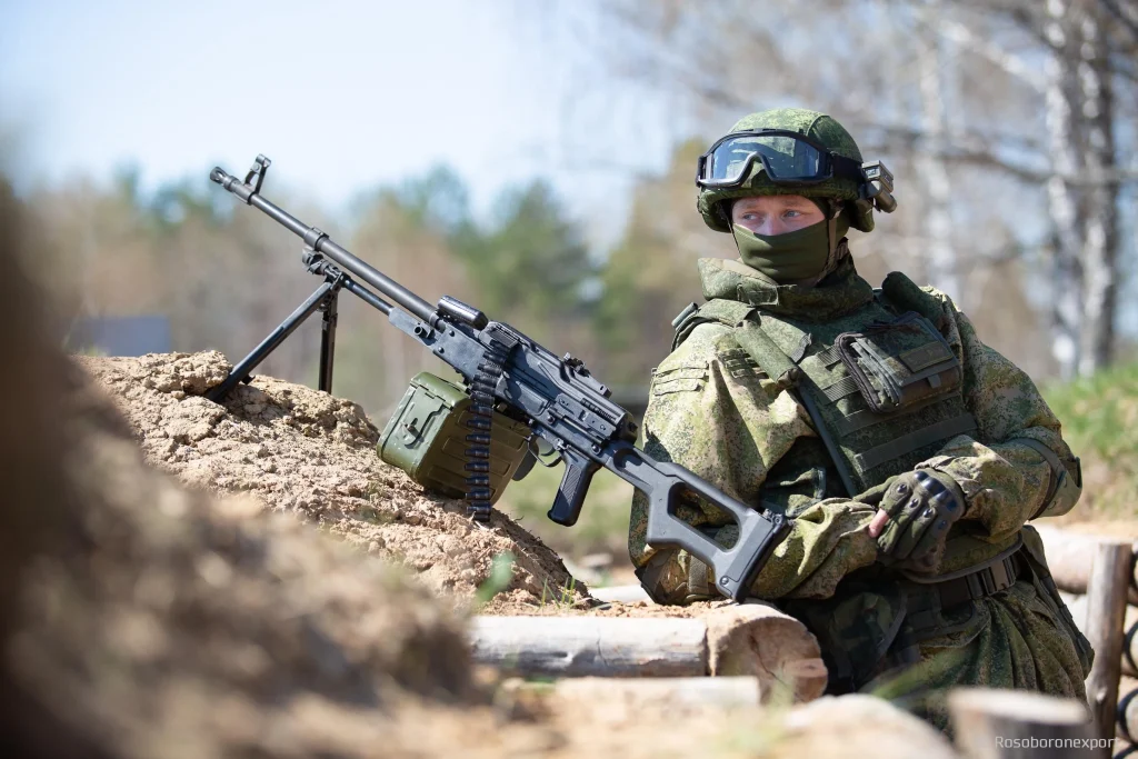 Ρώσος στρατιώτης γλιτώνει από βέβαιο θάνατο παρά το χτύπημα που δέχθηκε από ουκρανικό drone – Δείτε το βίντεο