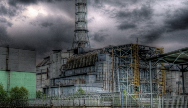 «Ελλενίτ»: Το ελληνικό «Τσέρνομπιλ» που λίγοι γνωρίζουν – 72 εργάτες πέθαναν εξαιτίας του (βίντεο)