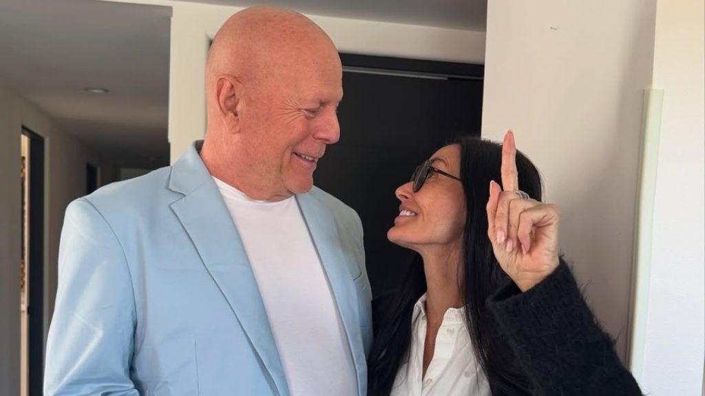 Ντέμι Μουρ για τον Μπρους Γουίλις: «Ακόμη και μετά τον χωρισμό μας, καταφέραμε να παραμείνουμε οικογένεια»