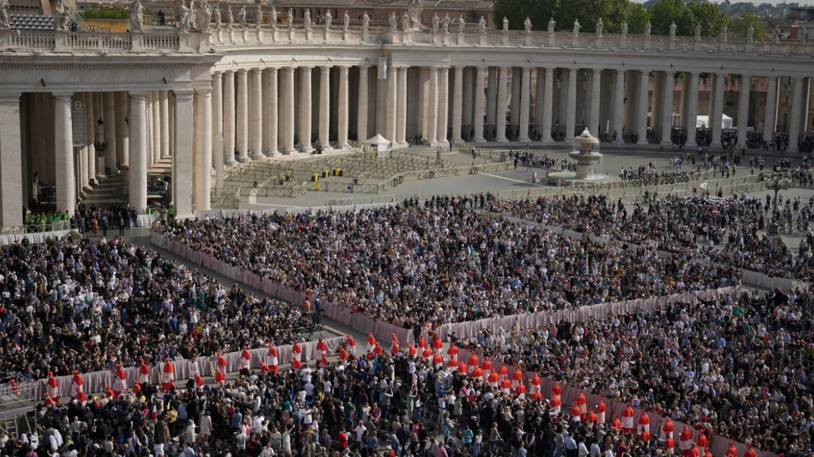 Πάπας Φραγκίσκος: Πάνω από 20.000 πιστοί στο Βατικανό – Κάλυψη από 2.000 δημοσιογράφους
