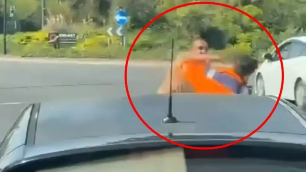 Αντάλλαξαν μπουνιές στη μέση του δρόμου για ασήμαντο λόγο – Δείτε βίντεο