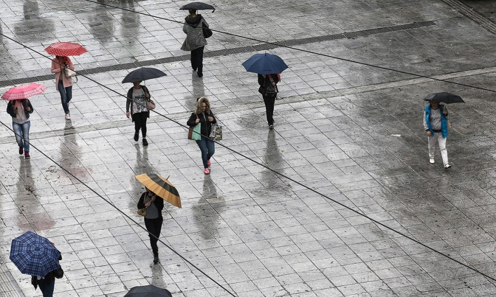 Ο καιρός σήμερα: Μικρή πτώση της θερμοκρασίας και τοπικές βροχές – Η πρόγνωση της ΕΜΥ για όλη τη χώρα