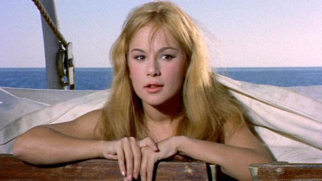 Το σκηνοθετικό ατόπημα στην «Αλίκη στο Ναυτικό» που δεν κατάλαβε κανείς (βίντεο)