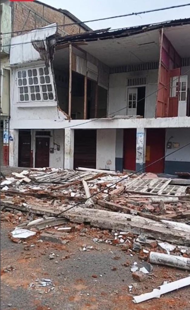 Τουλάχιστον 20 τραυματίες μετά τον σεισμό 6,3 Ρίχτερ στον Ισημερινό (βίντεο-φωτο)