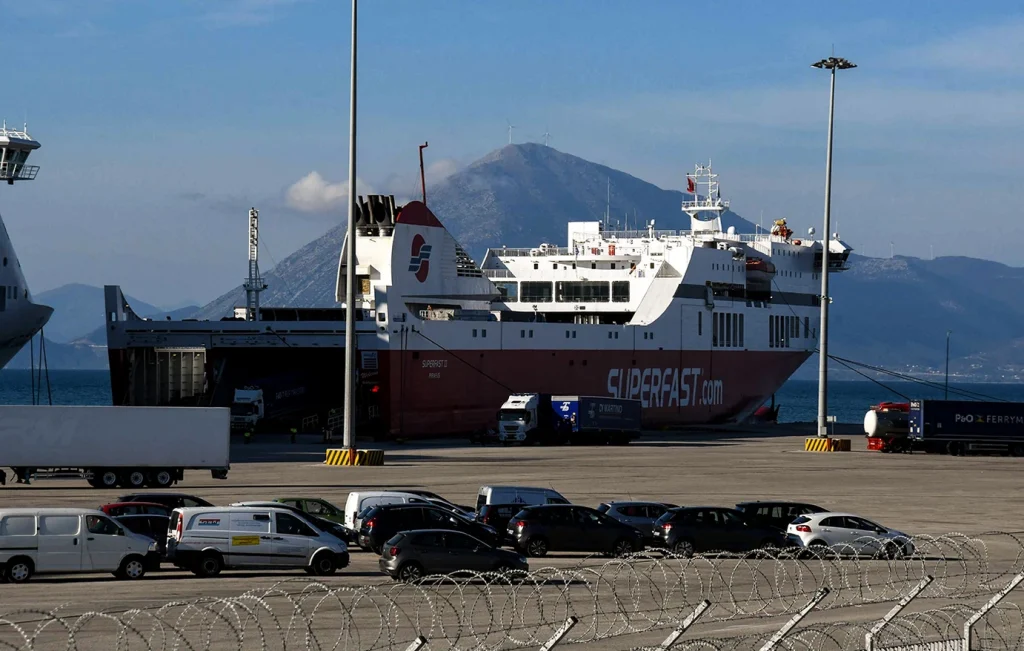 Πάτρα: Συνεχίζονται οι έρευνες για τον θάνατο της 47χρονης ναυτικού – Παρασύρθηκε από φορτηγό κατά την εκφόρτωση