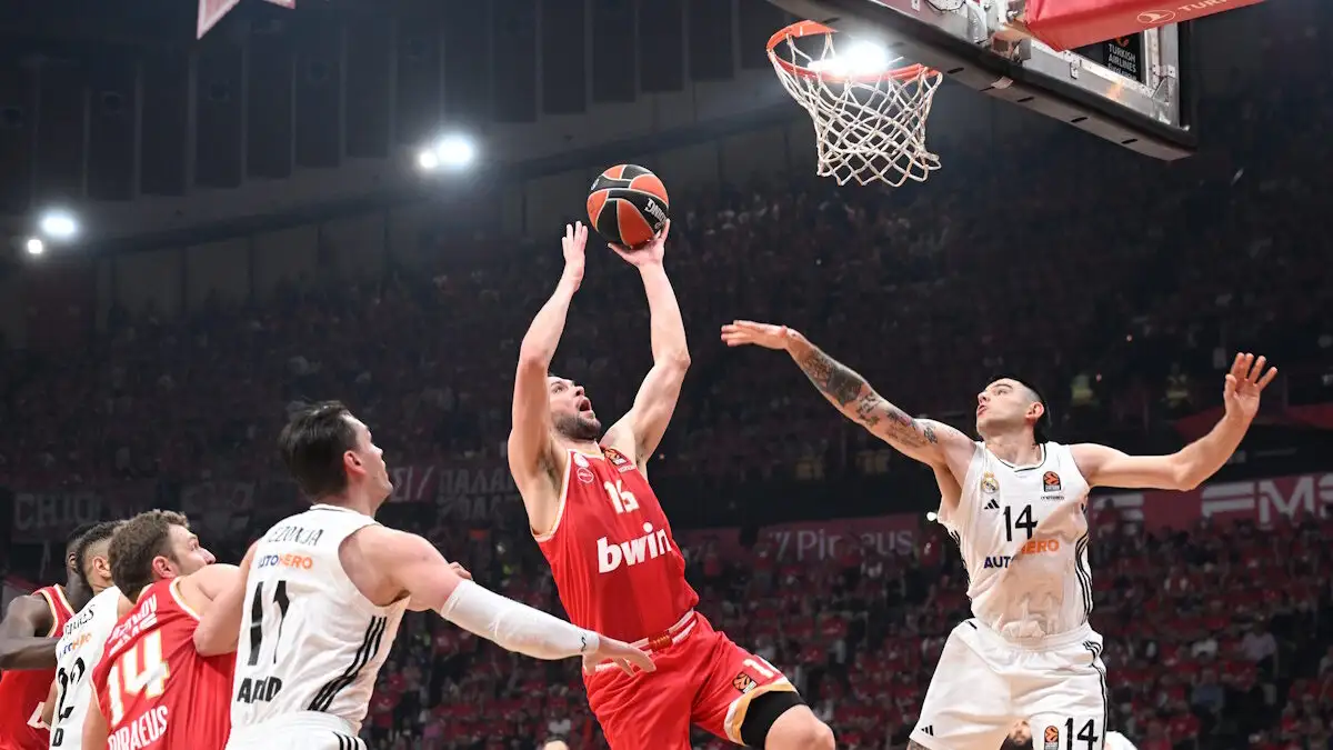 Ολυμπιακός – Ρεάλ Μαδρίτης 77-71: «Λύγισε» τη «βασίλισσα» στο ΣΕΦ και ετοιμάζεται για το Άμπου Ντάμπι