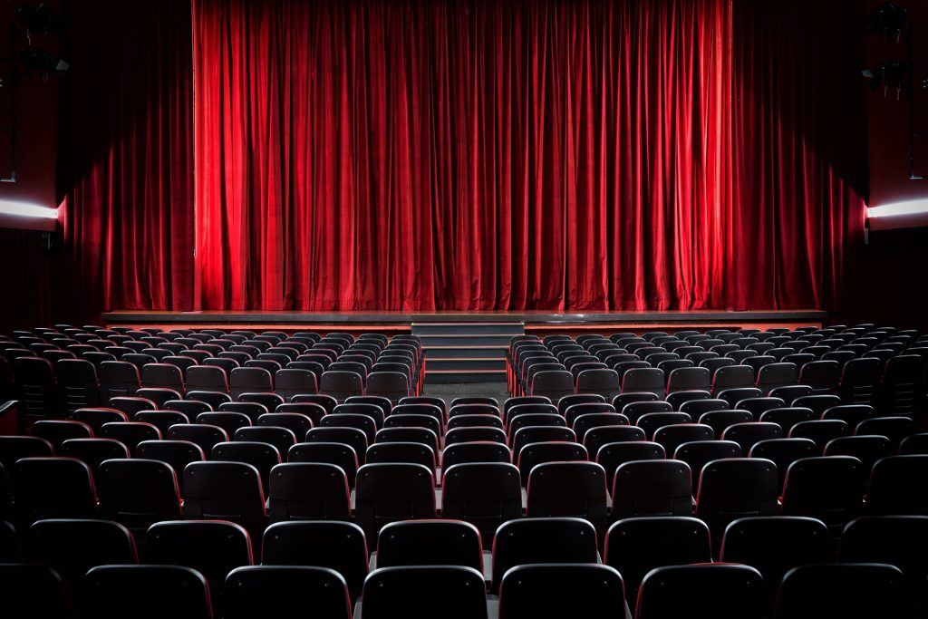 Αυτός είναι ο ηθοποιός που δούλεψε 17 χρόνια ως τηλεφωνητής σε ξενοδοχείο (φωτο)