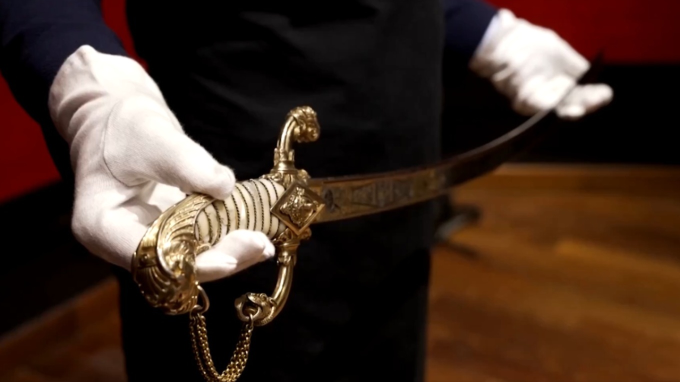 «Ζαλίζει» η χρηματική αξία του σπαθιού του Ναπολέοντα που θα δημοπρατηθεί στο Παρίσι (βίντεο)