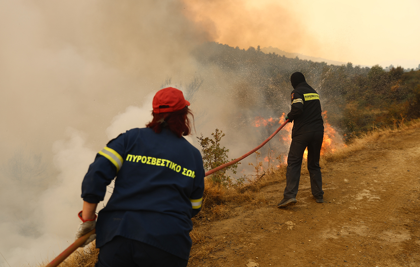 Φωτιά σε δασική έκταση στην περιοχή Λιβάδι Κεφαλληνίας: Προειδοποιητικό μήνυμα στους κατοίκους (upd)