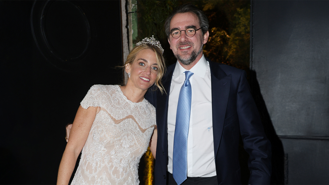 Χρυσή Βαρδινογιάννη – Νικόλαος Ντε Γκρες: Δείτε στιγμιότυπα από το Πάσχα τους στην Πάτμο