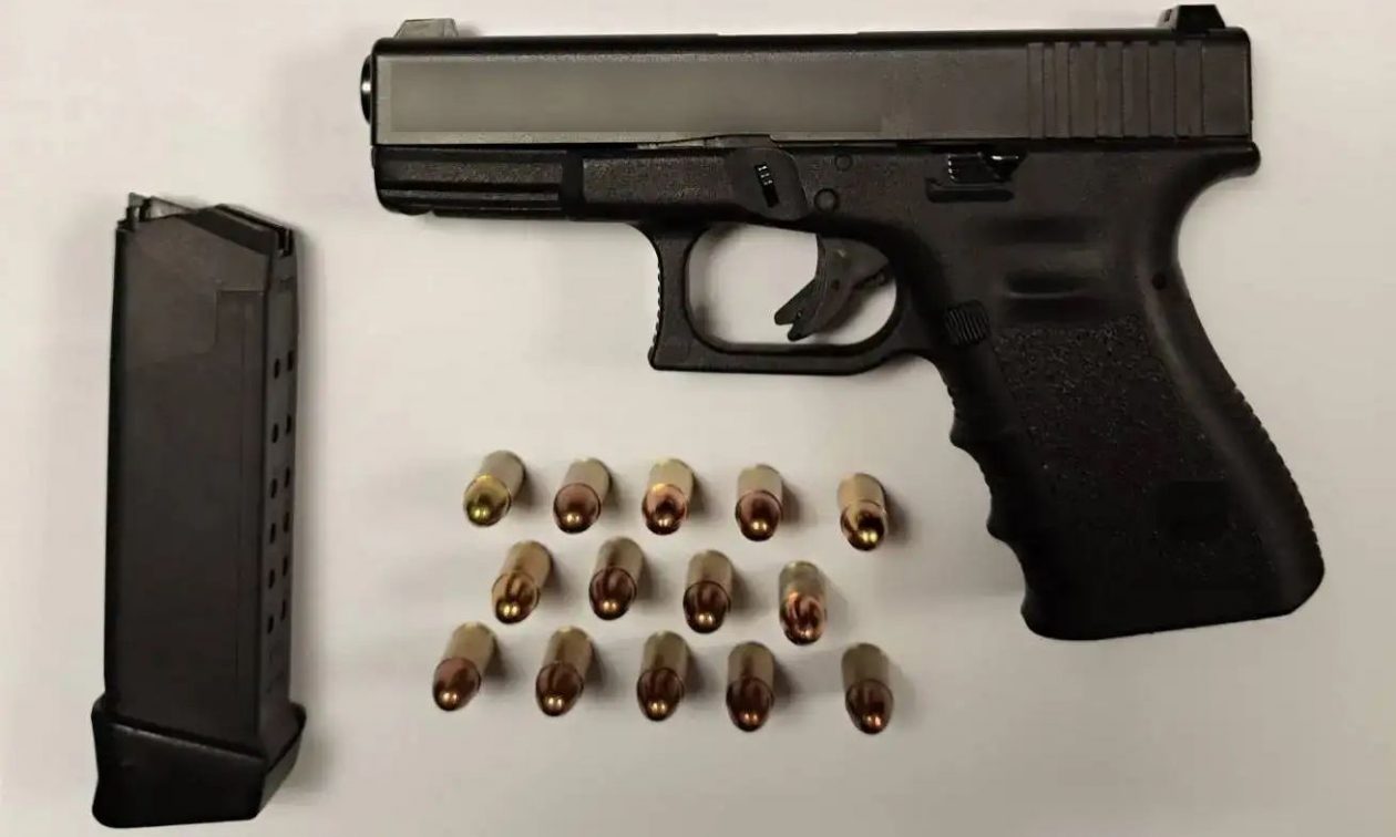 Περιστέρι: Συνελήφθη άνδρας με πιστόλι και φυσίγγια σε κέντρο διασκέδασης