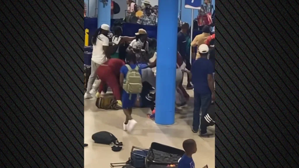 Βίντεο: Άγριο ξύλο μεταξύ επιβατών σε κρουαζιερόπλοιο στο Τέξας – Μία σύλληψη