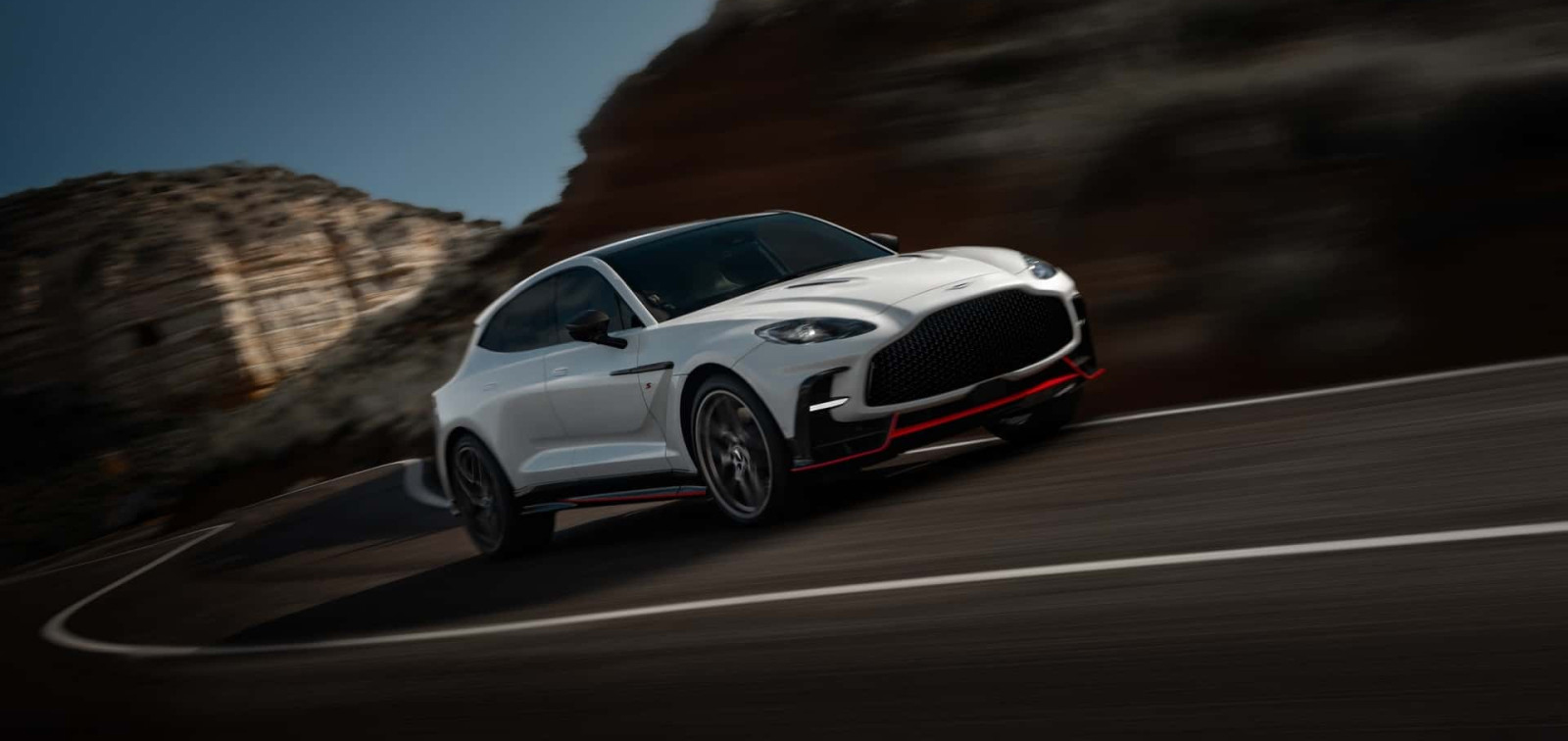 Aston Martin DBX S: Ισχυρότερη, ελαφρύτερη, αξιολάτρευτη