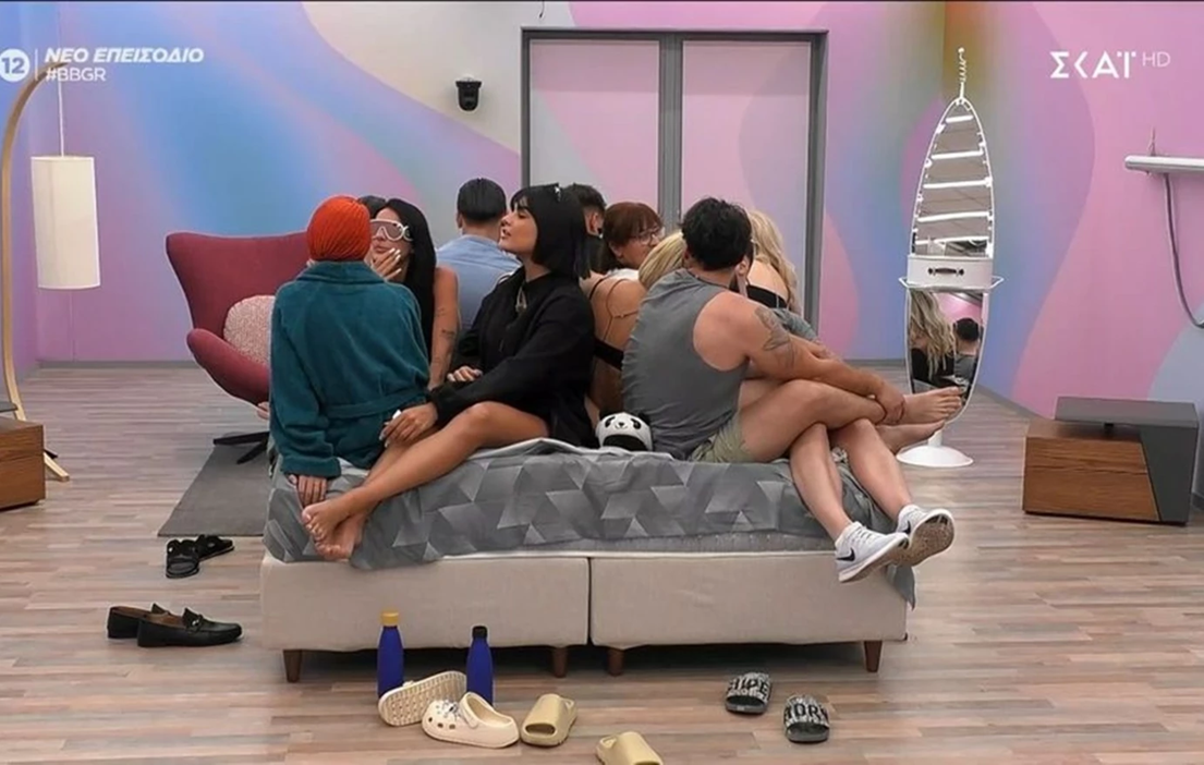 Big Brother: Αγώνας αντοχής στο κρεβάτι η πρώτη δοκιμασία – Ποιος παίκτης κέρδισε την αρχηγία (βίντεο)