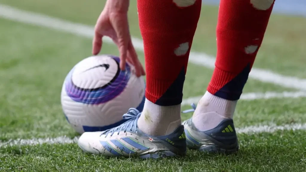 Αγγλία: Οι τραβεστί δεν επιτρέπεται πλέον να παίζουν στο ποδόσφαιρο γυναικών