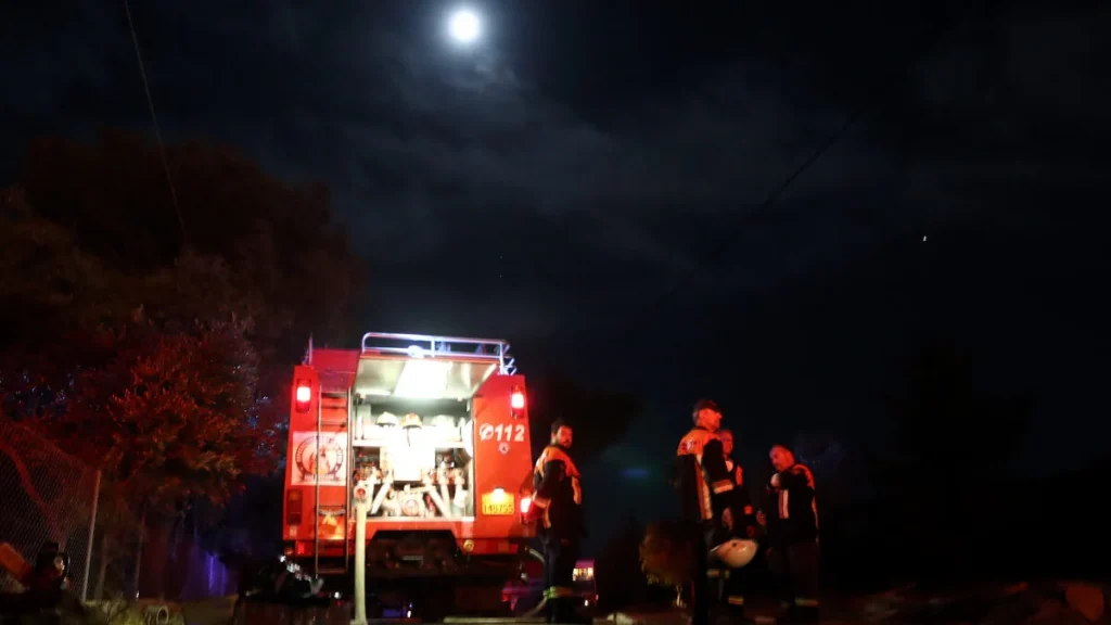 Κρήτη: Από «θαύμα» σώθηκε άνδρας που το αυτοκίνητό του έπεσε σε γκρεμό ύψους 50 μέτρων