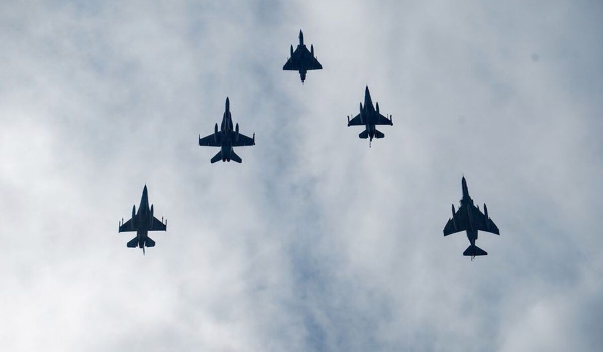 Διέλευση αεροσκαφών πάνω από τον ουκρανό της Αττικής – Τι ώρα θα γίνει σήμερα