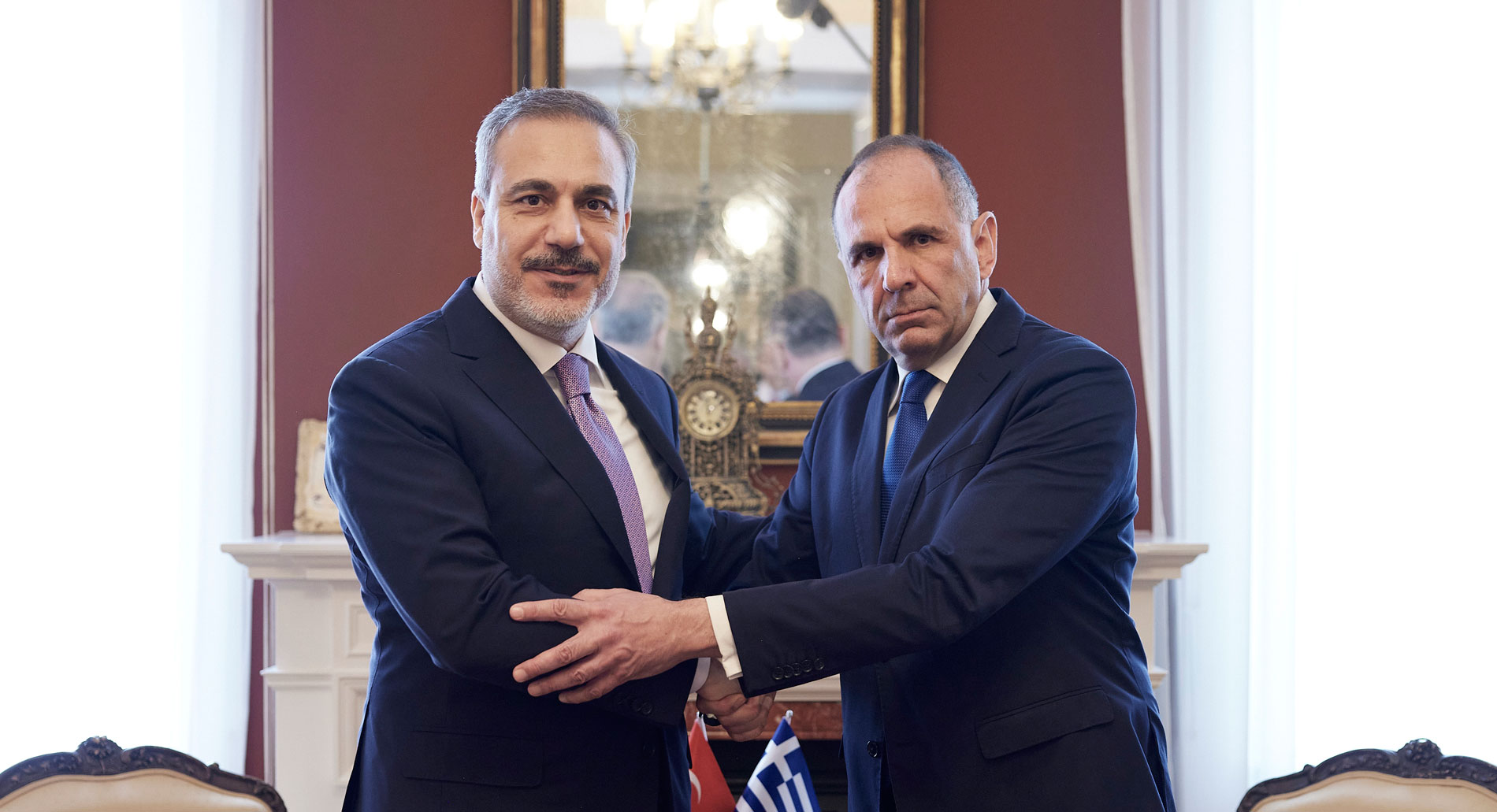 Γ.Γεραπετρίτης: Έσπευσε στην Κωνσταντινούπολη για ιδιωτικό δείπνο με τον Χακάν Φιντάν